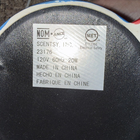 *no box Rocket-Shaped Night Light - wax warmer *missing wax plate - Picture 3 of 3